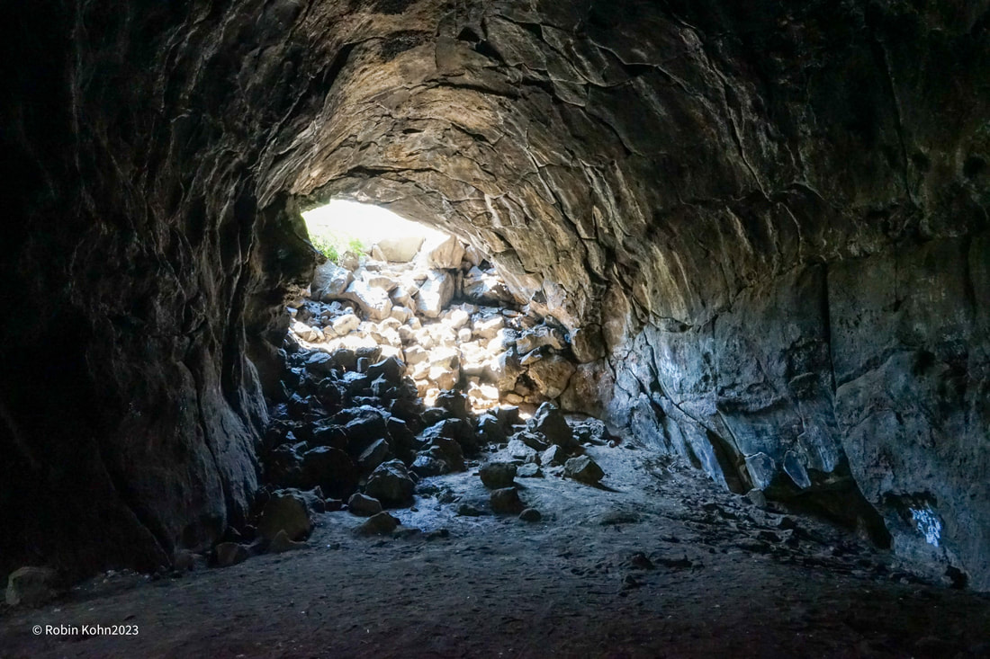 Cave, Tours